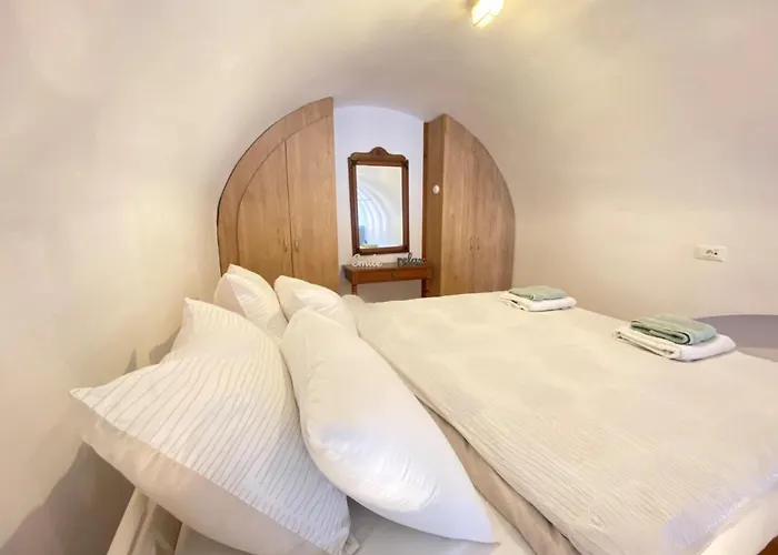 Seafront - Harbour View , Pitini 2